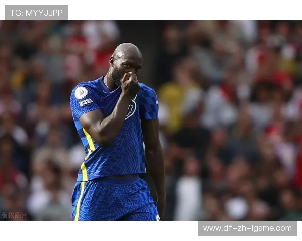 卢卡库背身转身抽射得手，罗马强势反扑——激情瞬间再现足球的魅力